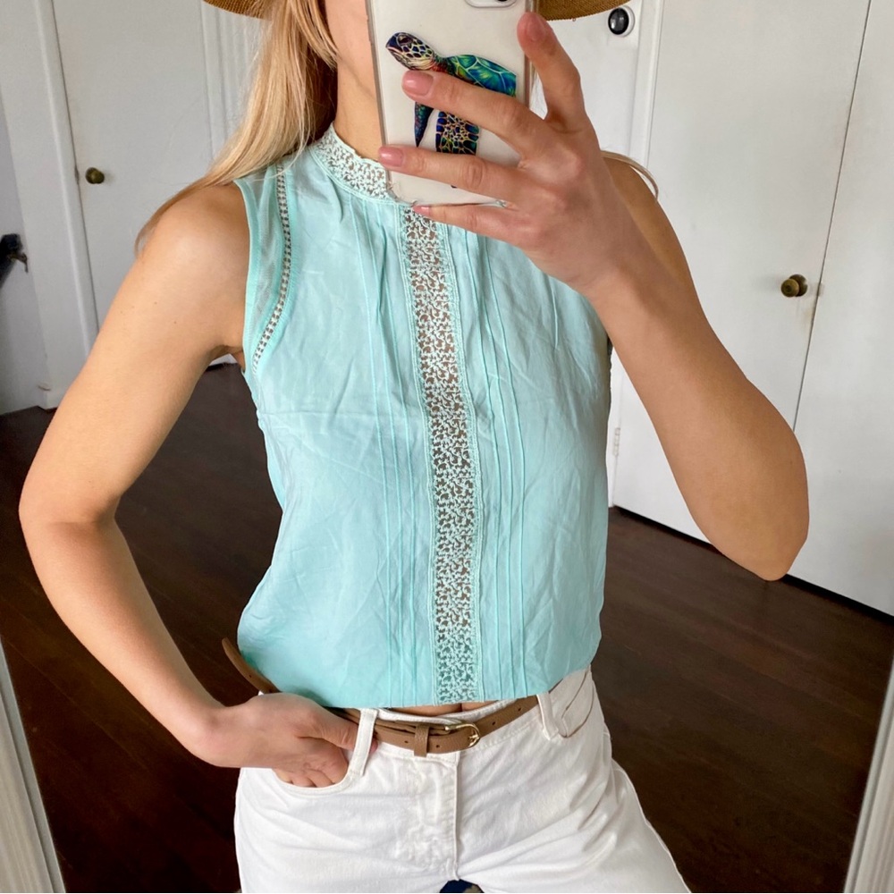 🐚 PROMOD MINT LACE EMBROIDERED SLEEVLESS TOP!